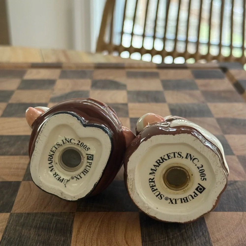 Publix Ceramic Pilgrim Salt and Pepper Shakers - Thanksgiving